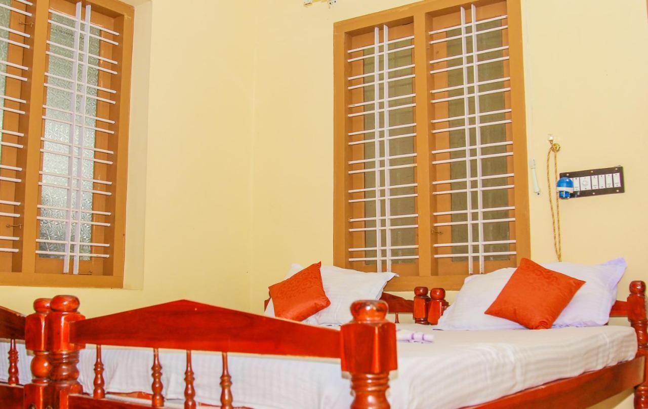 Aramana Holiday Inn Alappuzha Zimmer foto